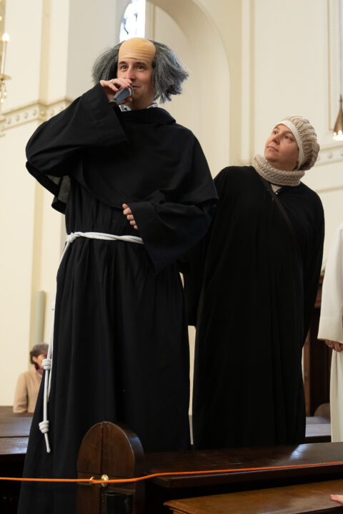 Anders sein - das ist nichts Schlimmes, viele unserer Vorbilder waren irgendwie anders. Franziskus zum Beispiel, oder Mary Ward.