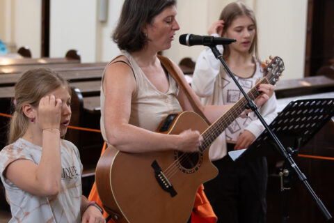 Hannah, Elisabeth und Nina starten mit uns in die letzte AGO vor dem Sommer!