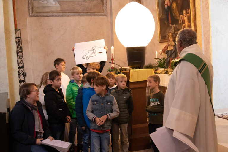 Bei den Tieren ist das auch so - so verschieden, wie die Tiere sind, so unterschiedlich sind auch ihre Strategien, mit dem, was sie können oder nicht können, das Beste aus sich rauszuholen.
