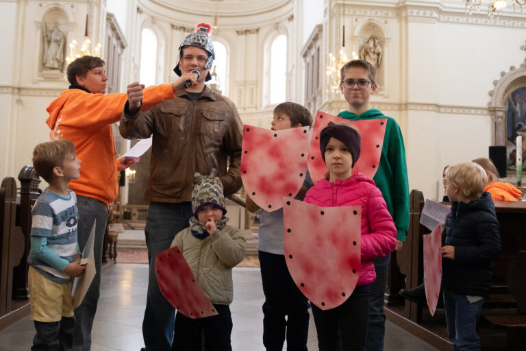 ... Goliath, der ihn zu einem Duell herausforderte.