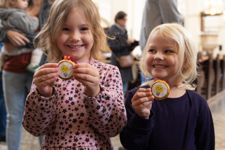 mit dem, was du mitbekommen hast -