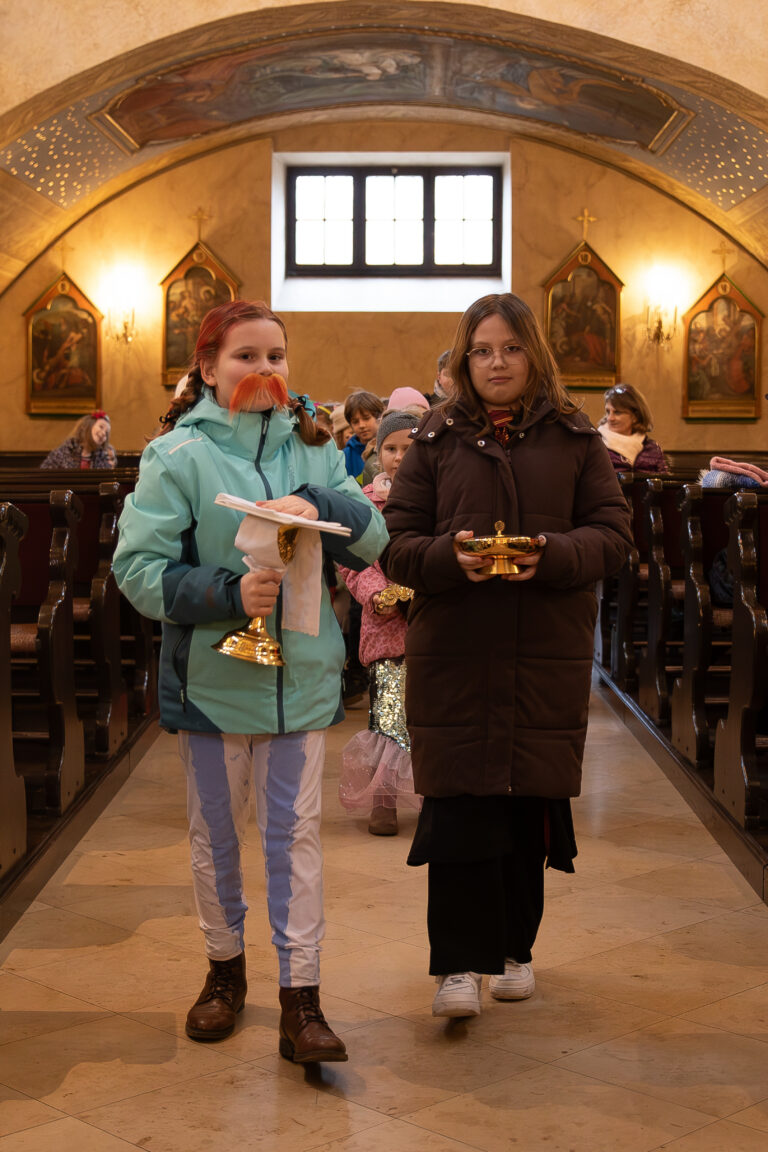 Wir bringen gemeinsam die Gaben