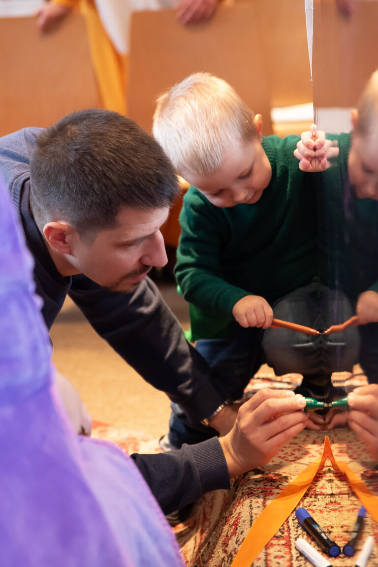 Sie wollen Gott Danke sagen für ihre Kinder, die so viel gut können. Auch heilig sein!