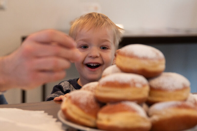 KRAPFEN dürfen am Faschingssonntag natürlich auch nicht fehlen! Bis zum nächsten Mal!