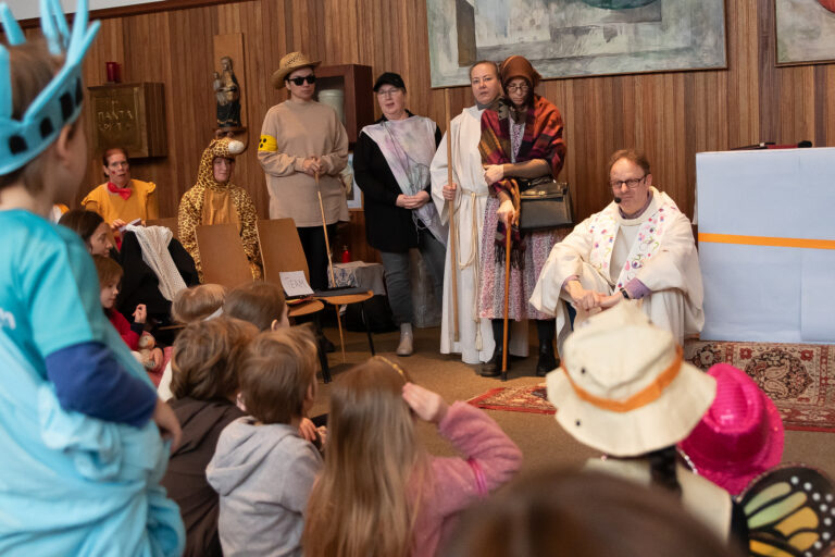 Gregor in Breitenfeld erzählen uns nochmal genauer, wie das so war mit den Leuten, die wir heute kennengelernt haben. Die waren alle nicht perfekt - aber Gott hat nicht auf das geschaut, was sie nicht können, sondern auf das, was sie GUT können.