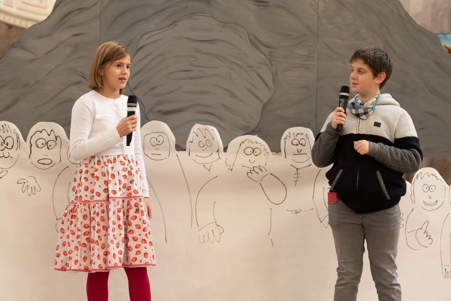 Nina und Benjamin erzählen uns, wie das neue Schuljahr für sie begonnen hat.